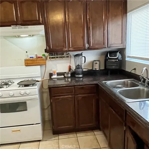 1523 E 83rd Street, Los Angeles, California 90001