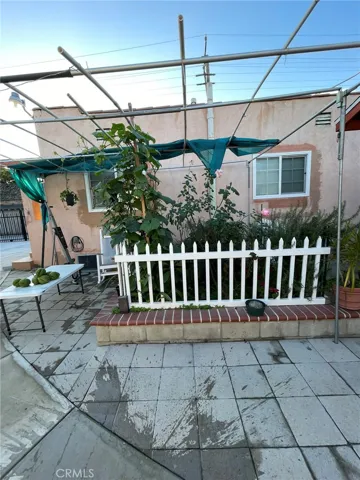 1523 E 83rd Street, Los Angeles, California 90001