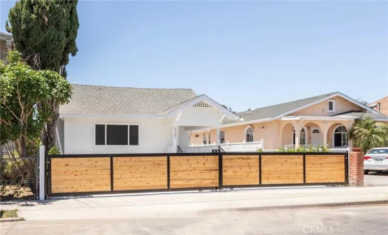1731 S New England Street, Los Angeles, California 90006, 7 Bedrooms Bedrooms, ,5 BathroomsBathrooms,Residential,For Sale,New England,TR24029418