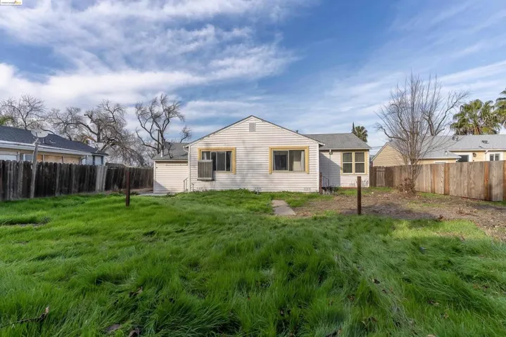 93 Atherton Ave, Pittsburg, California 94565