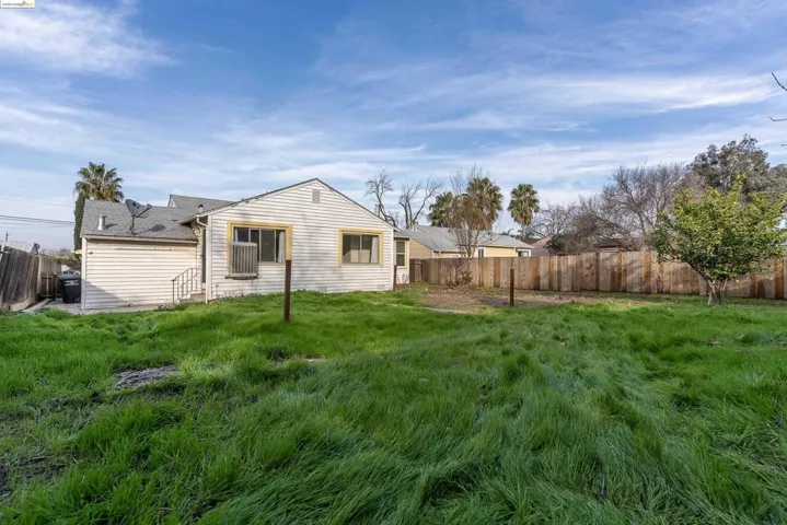 93 Atherton Ave, Pittsburg, California 94565