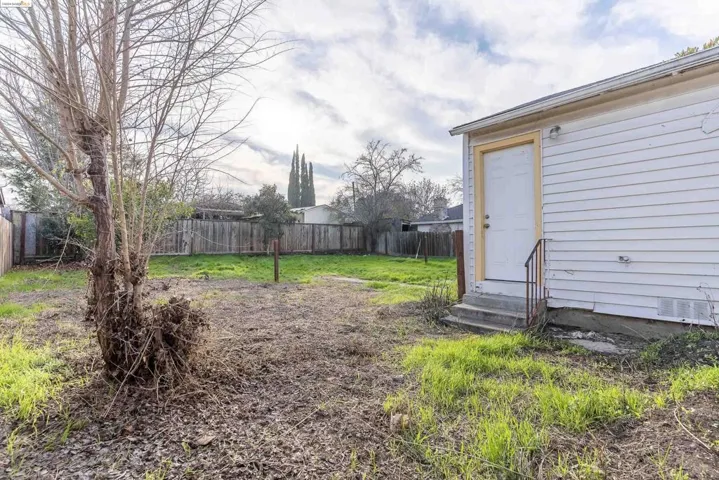 93 Atherton Ave, Pittsburg, California 94565