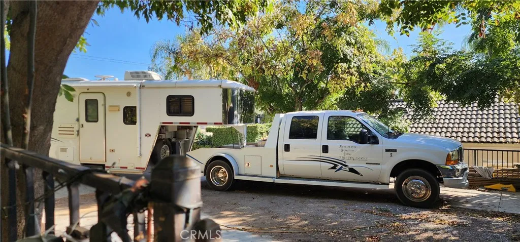 Trailer/RV/Boat parking