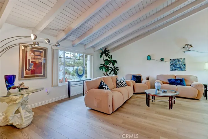 Living room 3