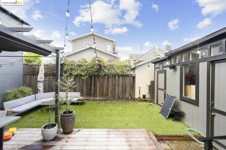 5540 Broadway, Oakland, California 94618