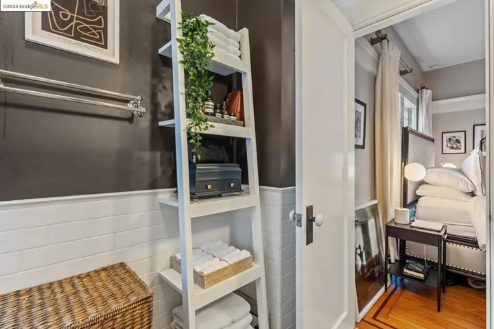 5540 Broadway, Oakland, California 94618