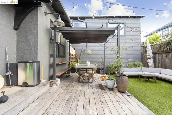 5540 Broadway, Oakland, California 94618