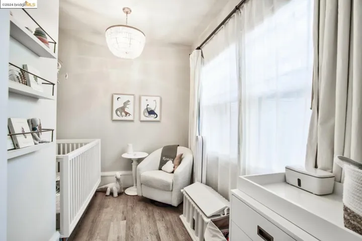 GOOD FOR KIDS ROOM OR OFFICE