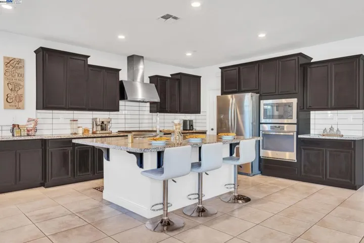 1448 S Bella Vita St, Mountain House, California 95391