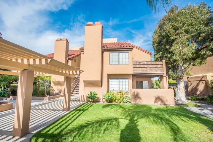 315 Coral Reef Drive 15, Huntington Beach, California 92648