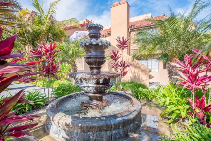 315 Coral Reef Drive 15, Huntington Beach, California 92648