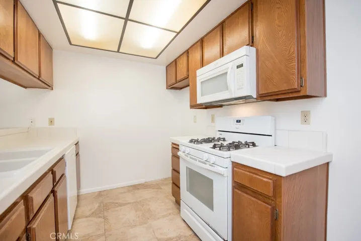 315 Coral Reef Drive 15, Huntington Beach, California 92648