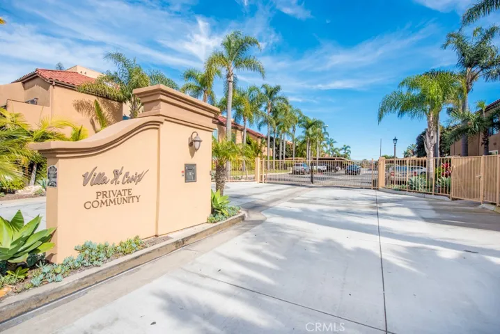 315 Coral Reef Drive 15, Huntington Beach, California 92648