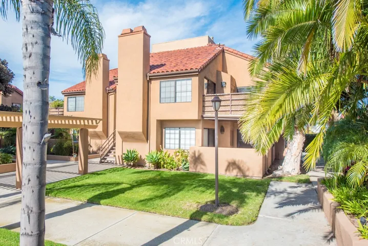 315 Coral Reef Drive 15, Huntington Beach, California 92648