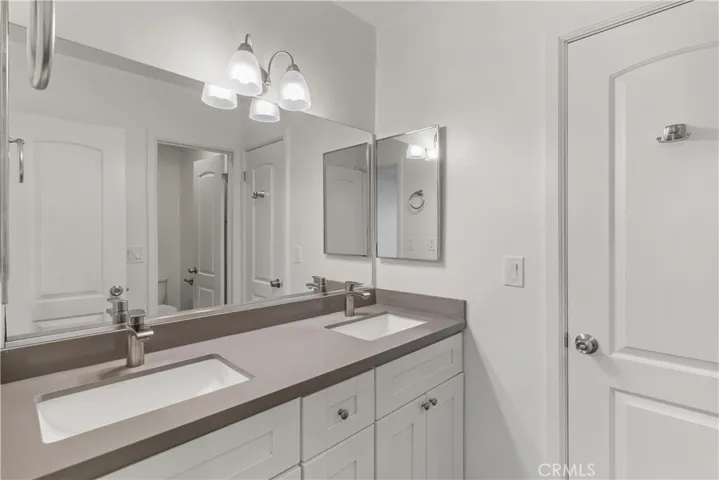 619 N Lucia Avenue N 1, Redondo Beach, California 90277