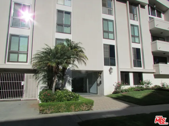 1550 Greenfield Avenue 301, Los Angeles, California 90025