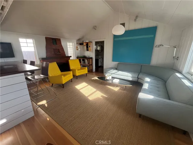 255 Center Street, Laguna Beach, California 92651