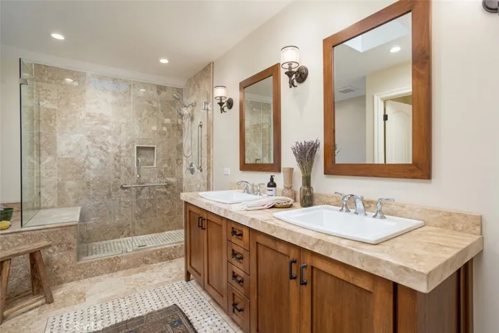 431 Vista Grande, Newport Beach, California 92660