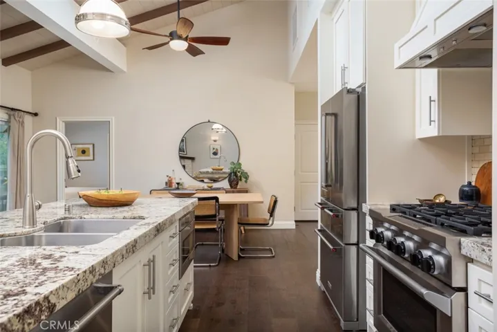 431 Vista Grande, Newport Beach, California 92660