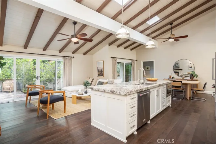 431 Vista Grande, Newport Beach, California 92660