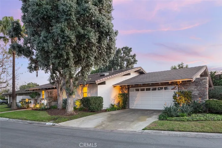 431 Vista Grande, Newport Beach, California 92660