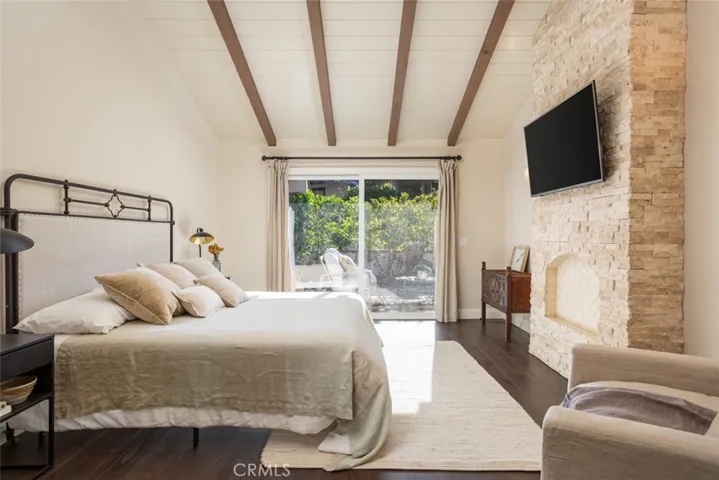 431 Vista Grande, Newport Beach, California 92660