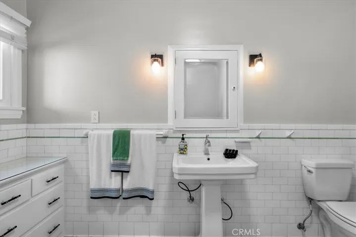 337 Ximeno Avenue, Long Beach, California 90814