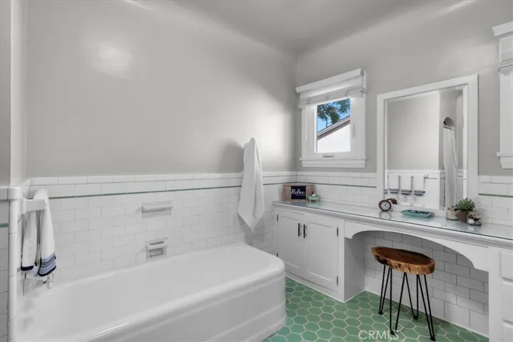 337 Ximeno Avenue, Long Beach, California 90814