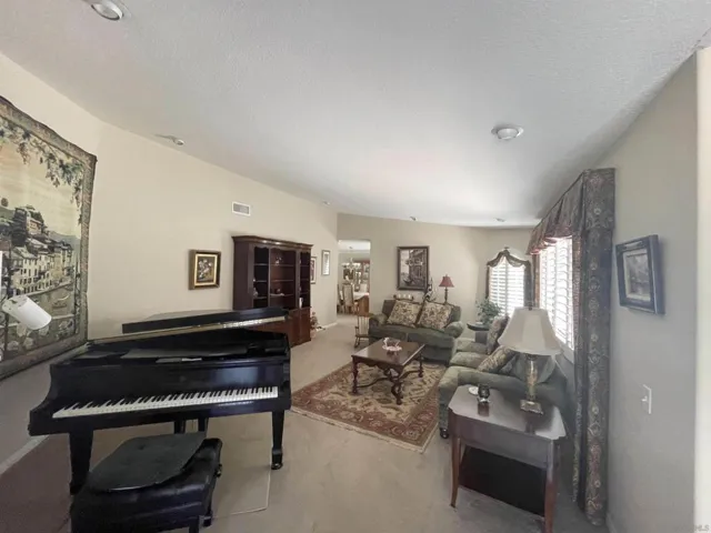 2048 Brookhurst Dr, El Cajon, California 92019