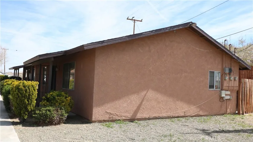 15862 Green Hill Drive, Victorville, California 92394