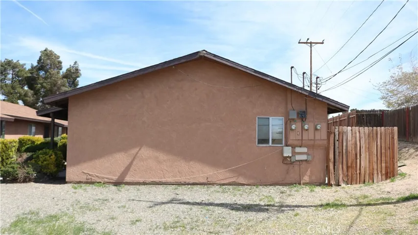 15862 Green Hill Drive, Victorville, California 92394