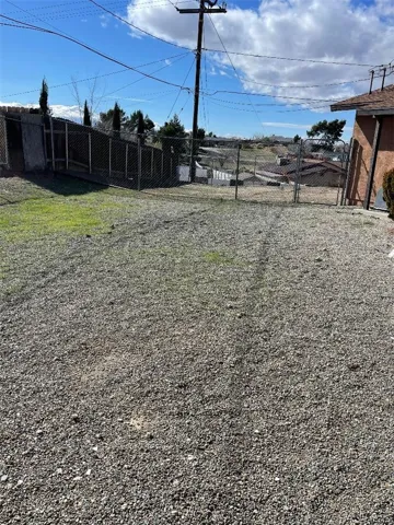 15862 Green Hill Drive, Victorville, California 92394