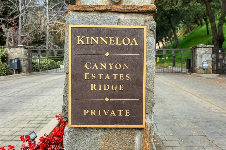 2070 Kinclair Drive, Pasadena, California 91107