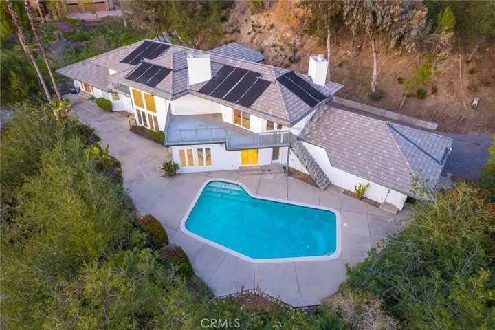 2070 Kinclair Drive, Pasadena, California 91107