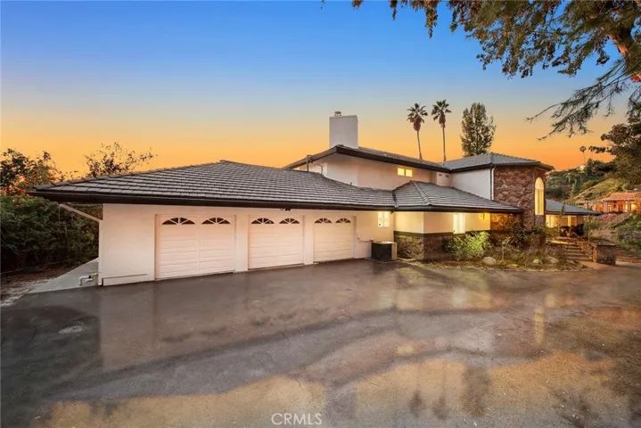 2070 Kinclair Drive, Pasadena, California 91107