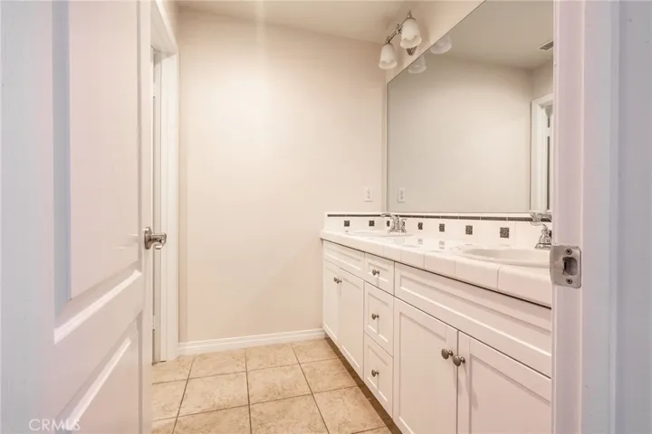 103 Towngate 15, Irvine, California 92620