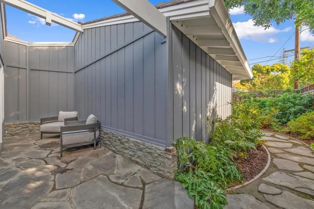 1360 Hillview Drive, Menlo Park, California 94025 home-pic-32