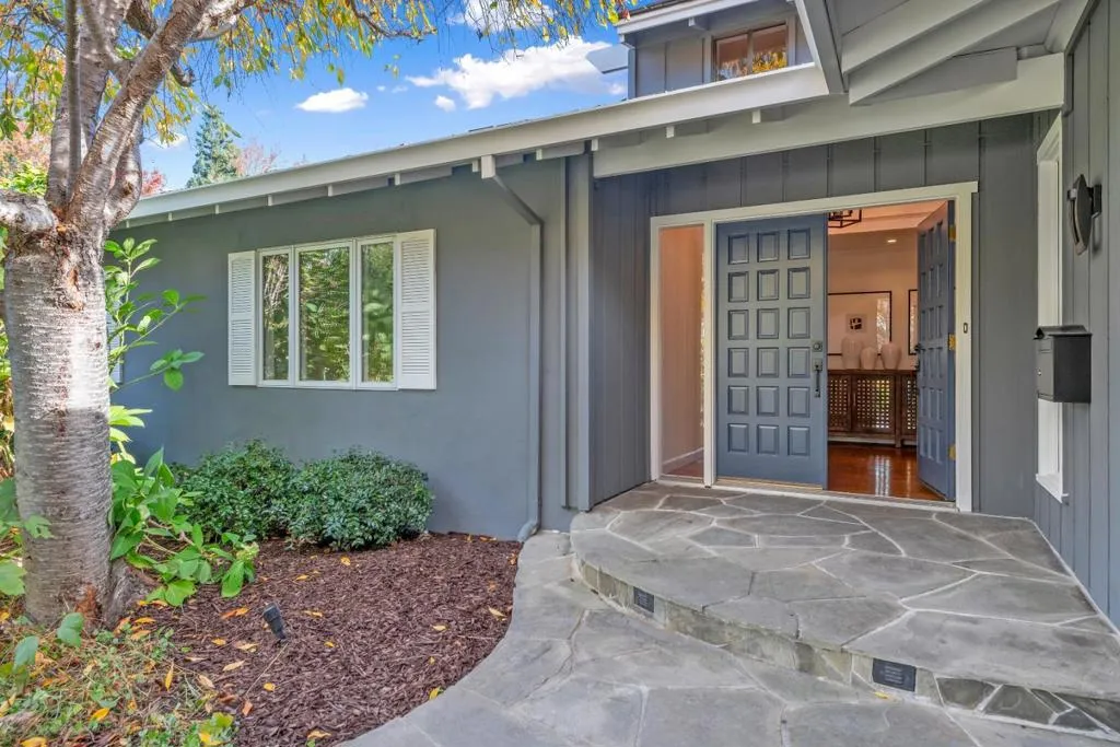 1360 Hillview Drive, Menlo Park, California 94025 home-pic-4