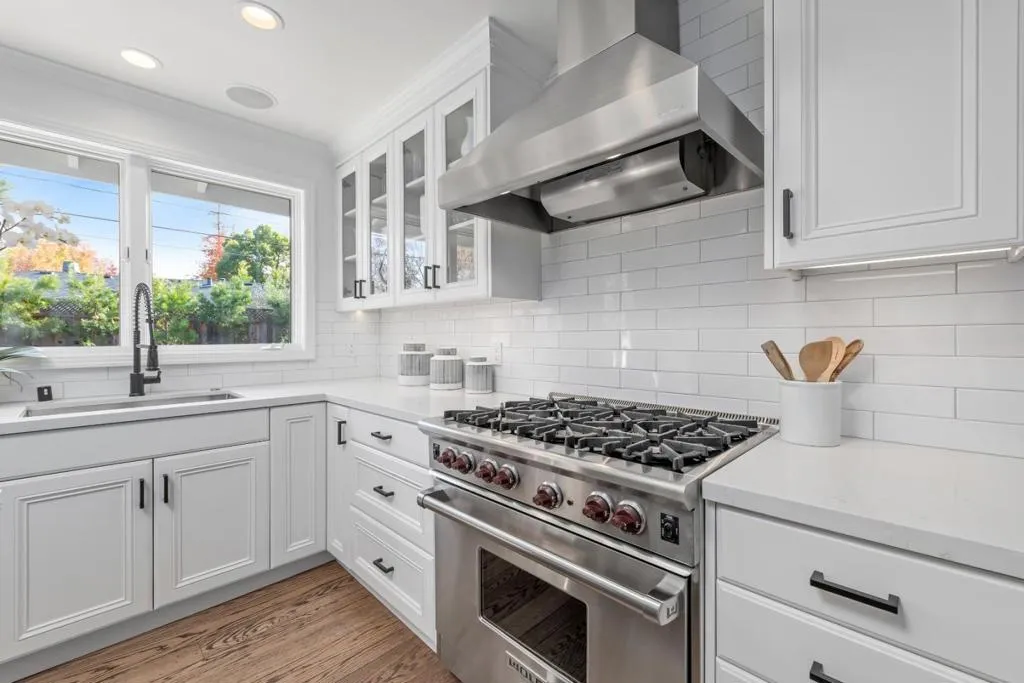 1360 Hillview Drive, Menlo Park, California 94025 home-pic-10