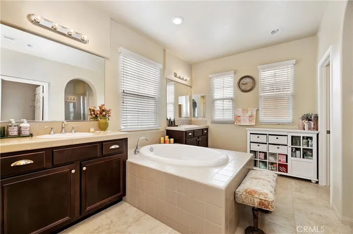 46262 Lone Pine Drive, Temecula, California 92592