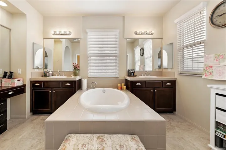 46262 Lone Pine Drive, Temecula, California 92592