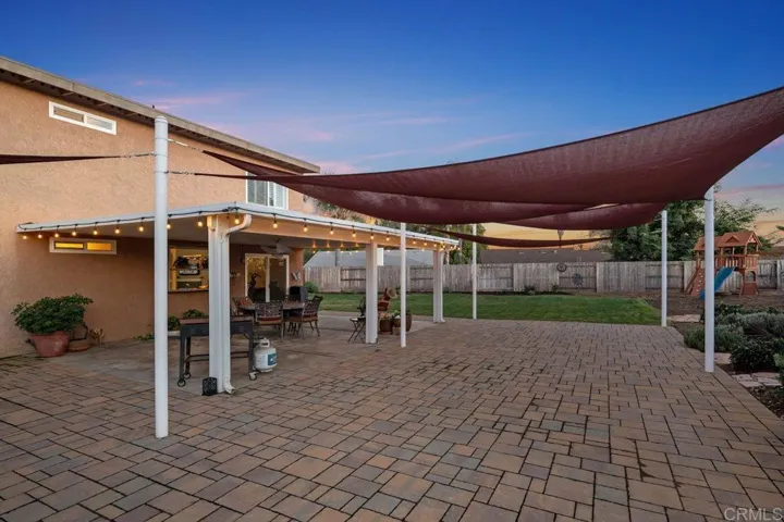 1009 Nightingale Place, Escondido, California 92027