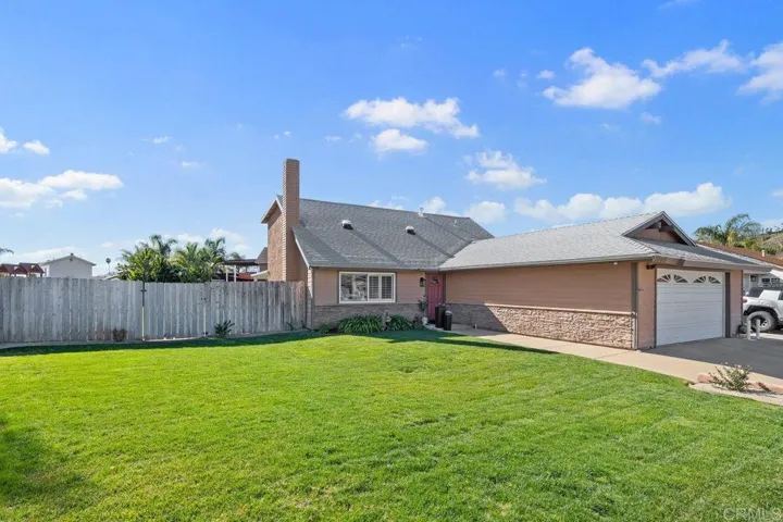 1009 Nightingale Place, Escondido, California 92027