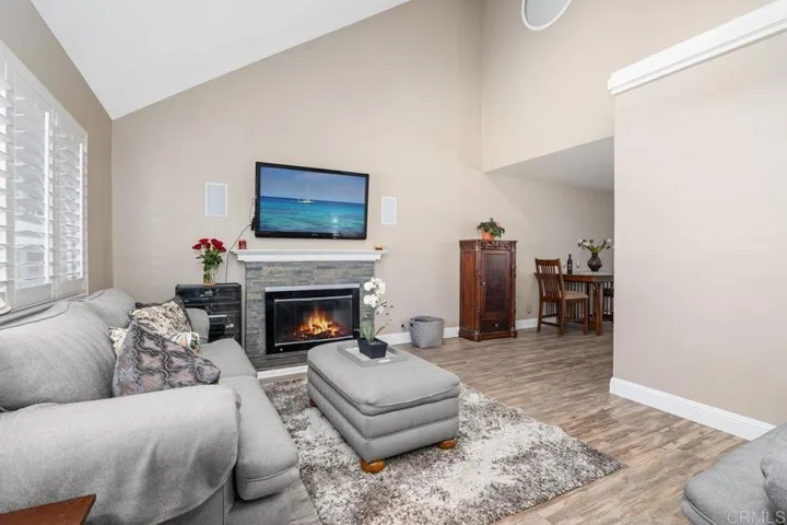 1009 Nightingale Place, Escondido, California 92027