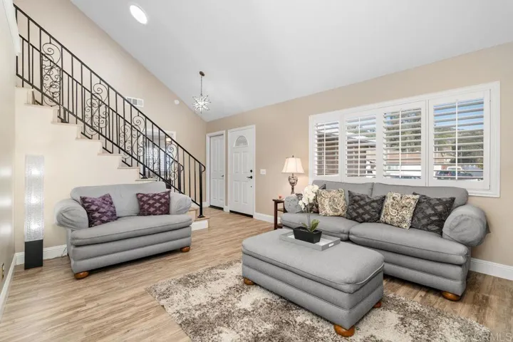 1009 Nightingale Place, Escondido, California 92027
