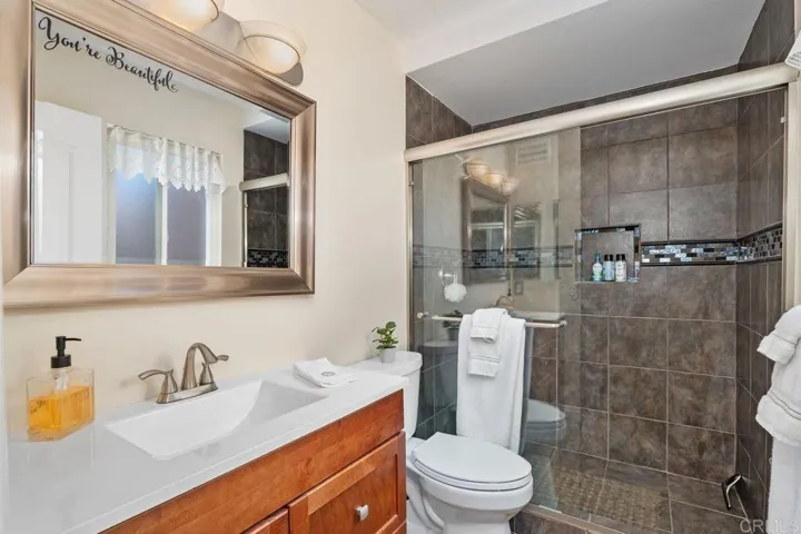 1009 Nightingale Place, Escondido, California 92027