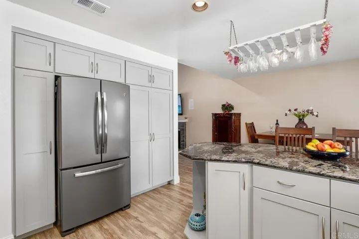 1009 Nightingale Place, Escondido, California 92027