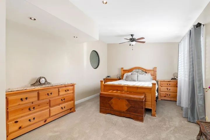 1009 Nightingale Place, Escondido, California 92027