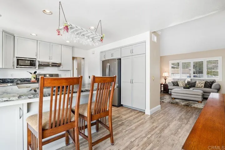 1009 Nightingale Place, Escondido, California 92027