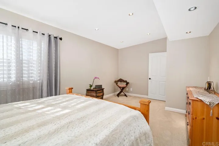 1009 Nightingale Place, Escondido, California 92027